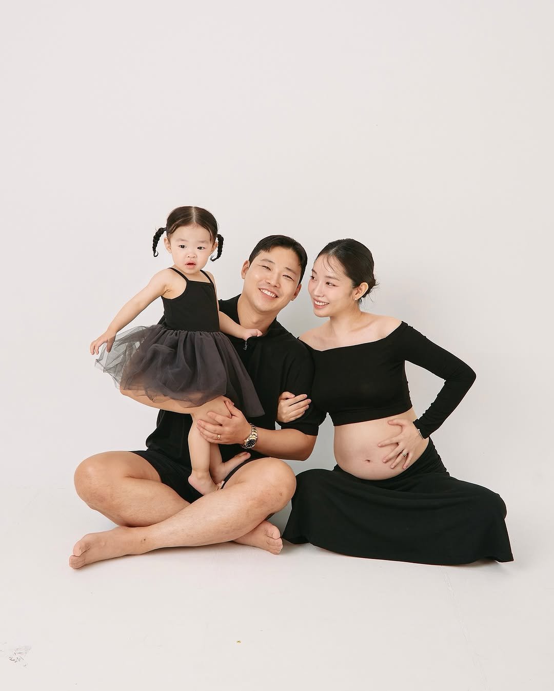 Photo by • 러블립진👄  강현진 on July 16, 2025. May be an image of baby.