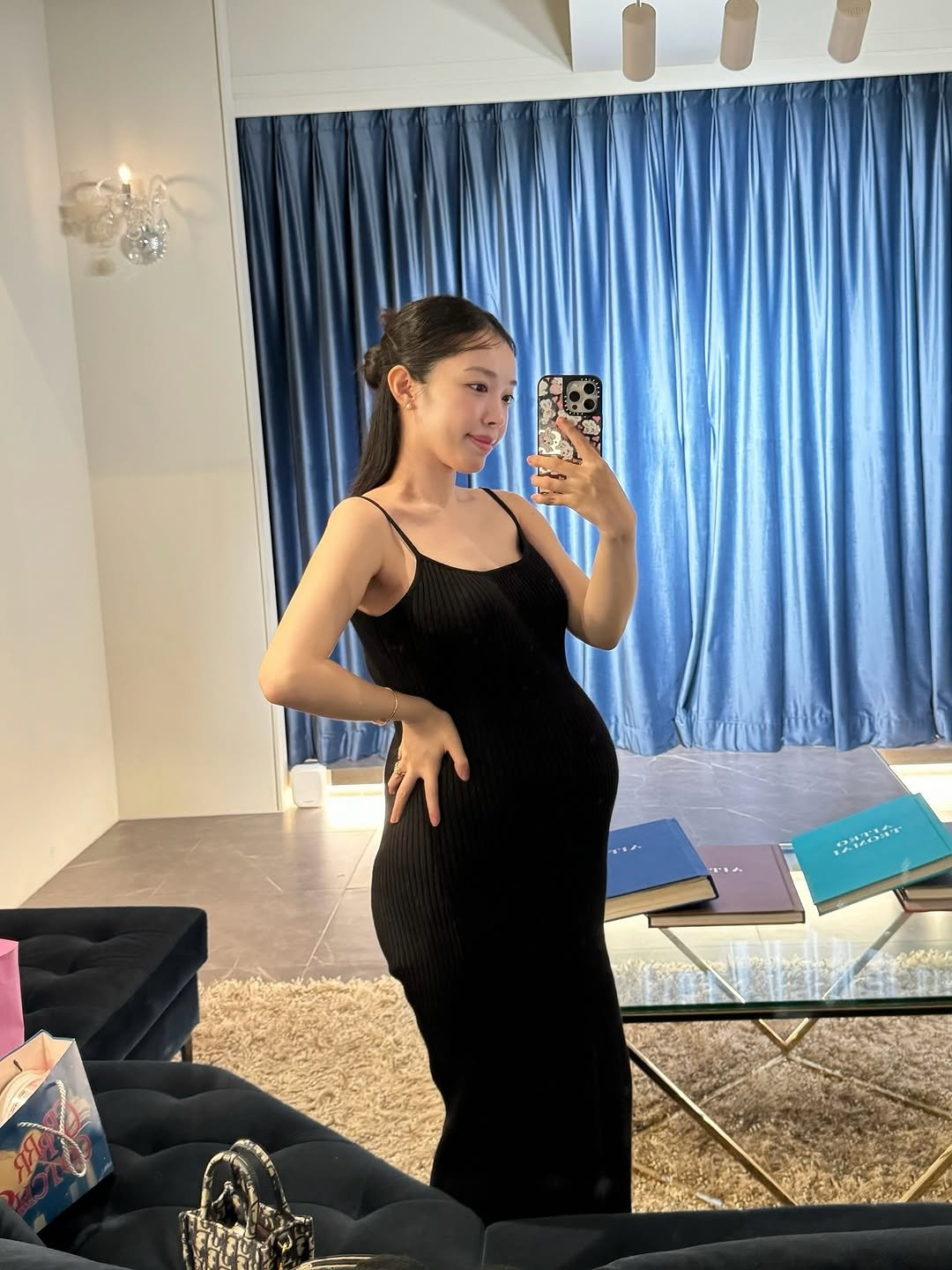 Photo by • 러블립진👄  강현진 on October 01, 2025. May be an image of 1 person, dress and text.