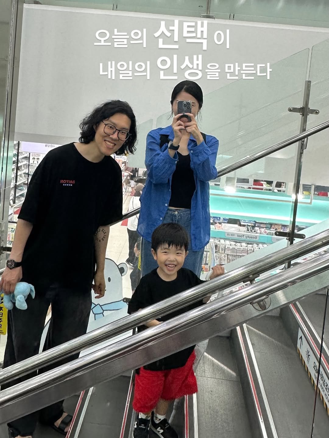 lovely_real_yeon 게시물 이미지: 내 작은용기가 우리가정 인생의
엄청난 변화를 주었다♥️

# 뜨거운여름
# 행복해