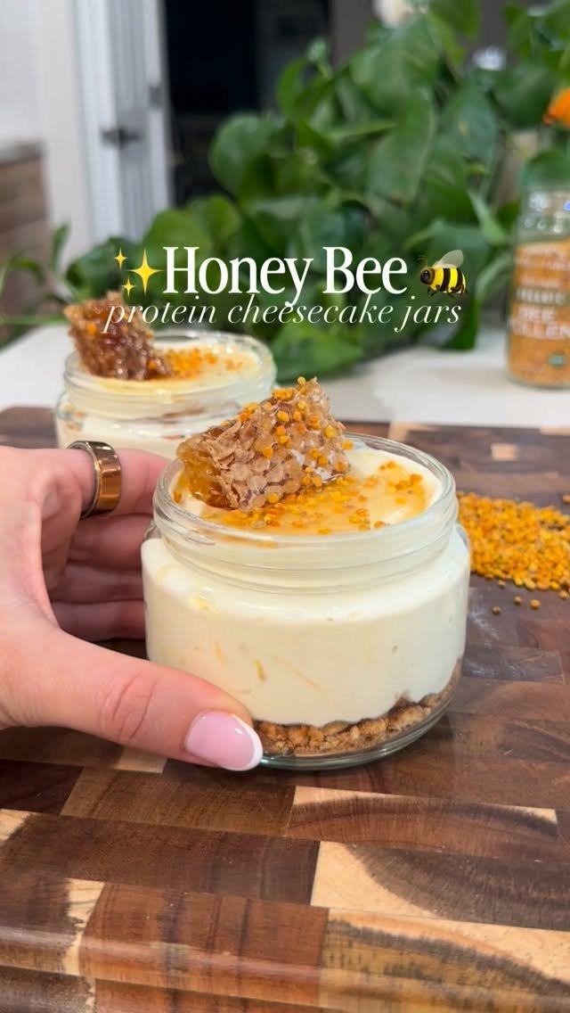 lovelydelites 게시물 이미지: I used to sprinkle bee pollen on my smoothies...