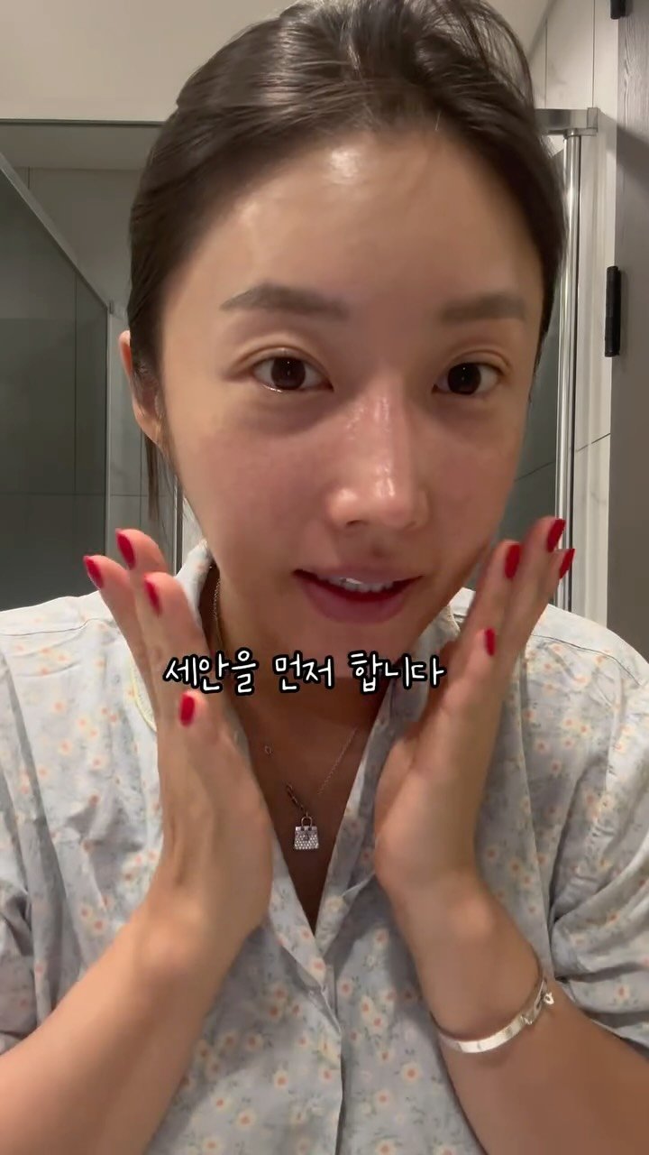 lovemomo0209 게시물 이미지: -
우리 콜라겐팩 의 <원조>☝🏻
최초 ECM 시트 를 사용해서
예민한 피부도 자극...