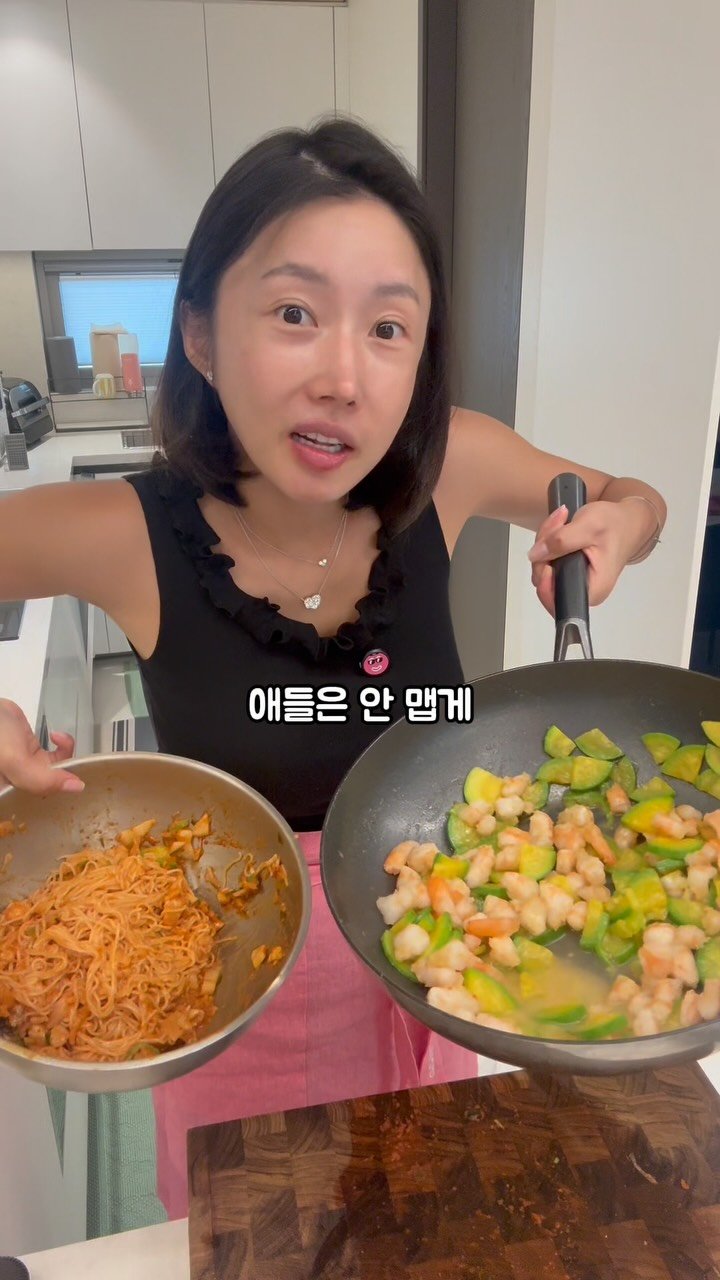 lovemomo0209 게시물 이미지: -
오늘 제주 날씨 33도 래요🫠 녹아내립니다 내려…🫠
만사 가 귀찮을때 우린...