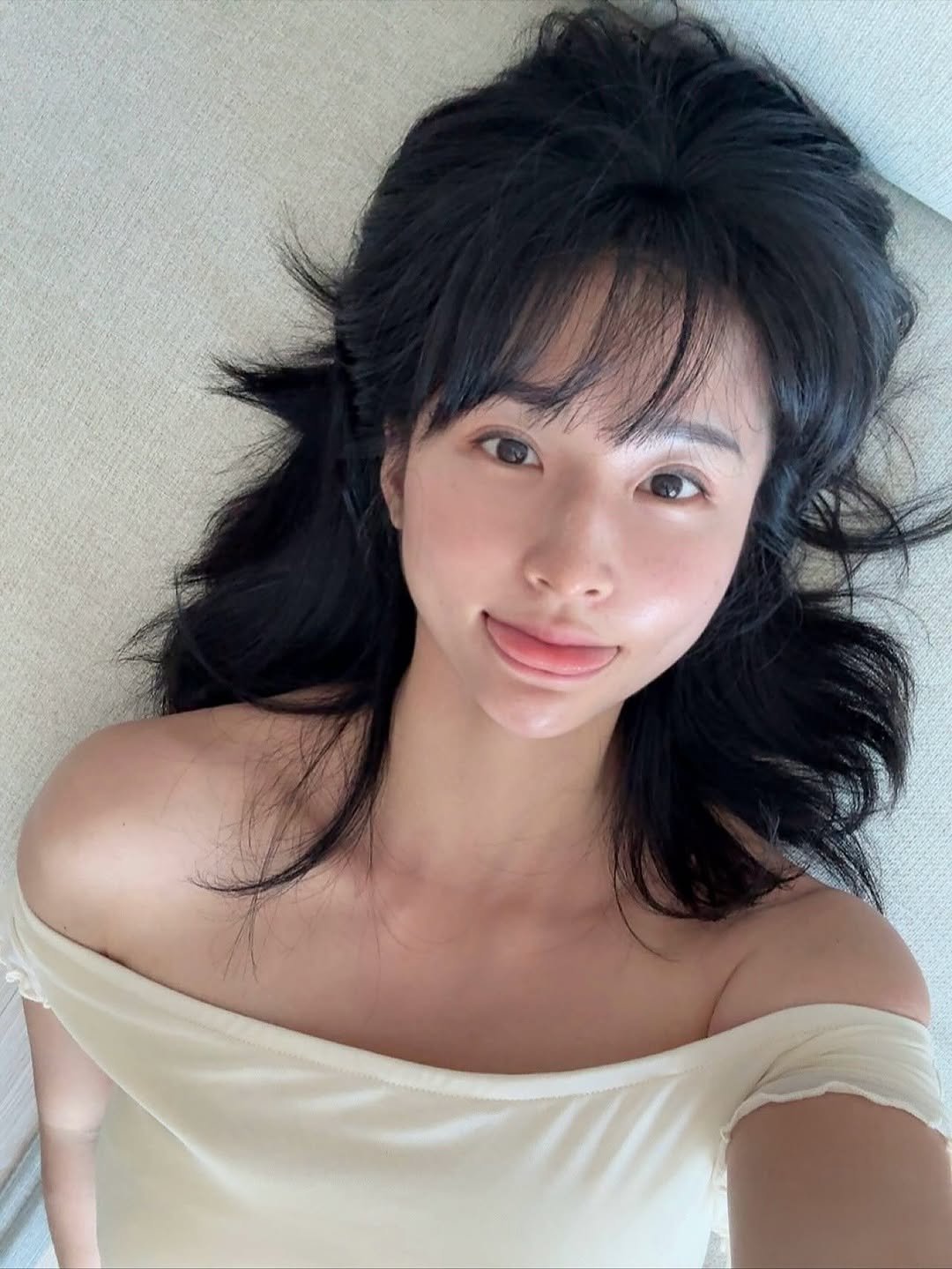 Photo by 러브썸진아 | 민진아 on August 21, 2025. May be a selfie of 1 person, bangs, top and text.