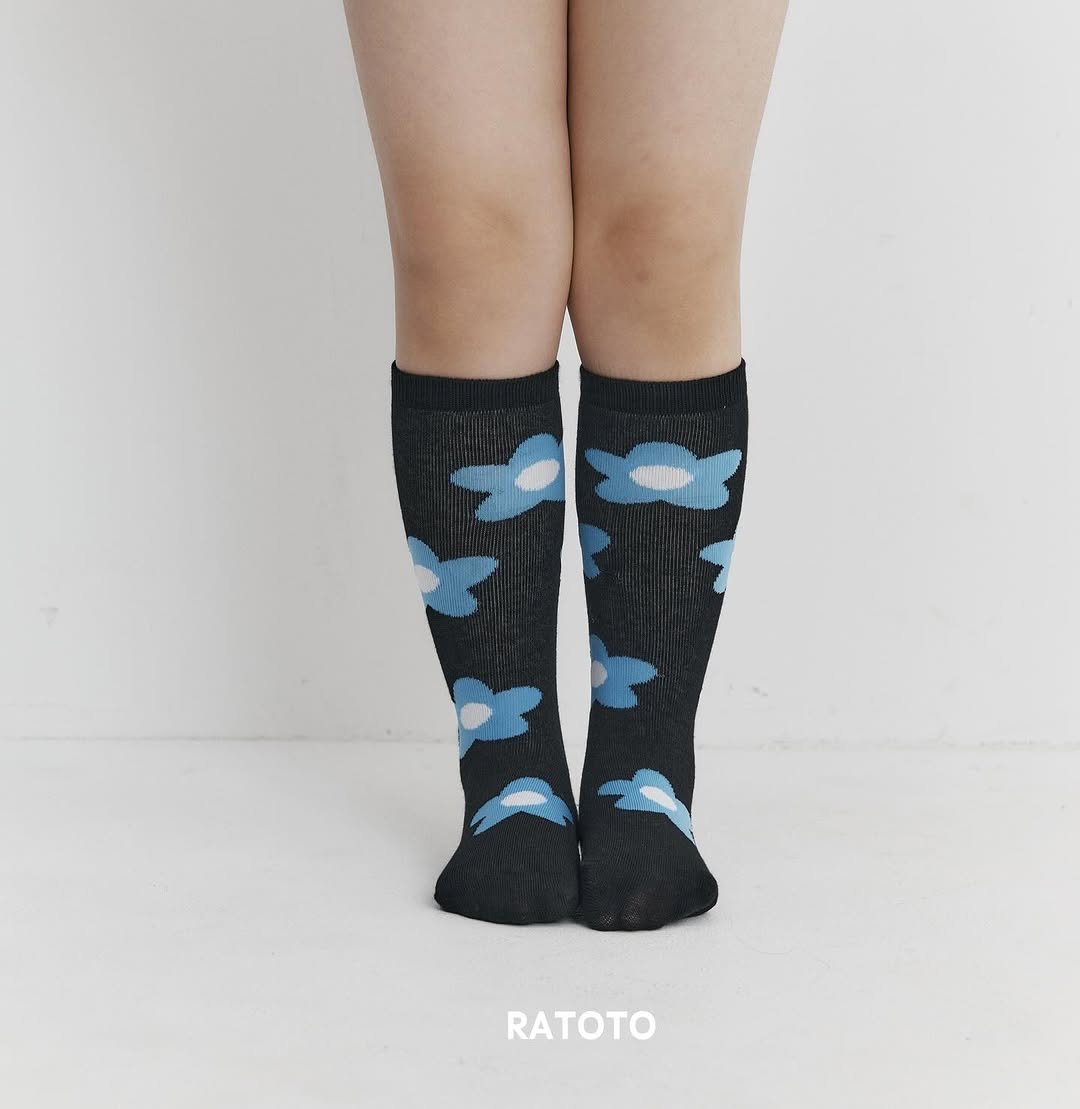 Photo by RATOTO/자체제작 on November 06, 2025. May be an image of sock and text that says 'RATOTO'.