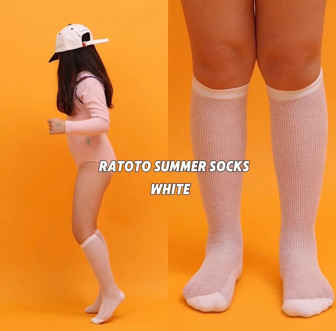 Photo by RATOTO/자체제작 on June 23, 2025. May be an image of 1 person, sock and text that says 'RATOTO SUMMER RATOTOSUMMERSOCKS SOCKS WHITE'.