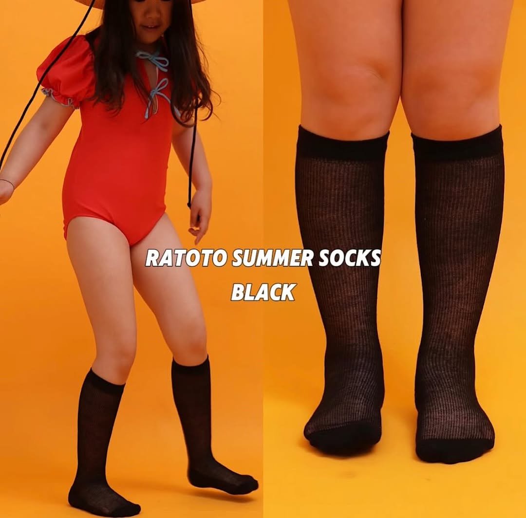 Photo by RATOTO/자체제작 on June 23, 2025. May be an image of 1 person, sock, tights and text that says 'RATOTOSUMMERSOCKS RATOTO SUMMER SOCKS BLACK'.