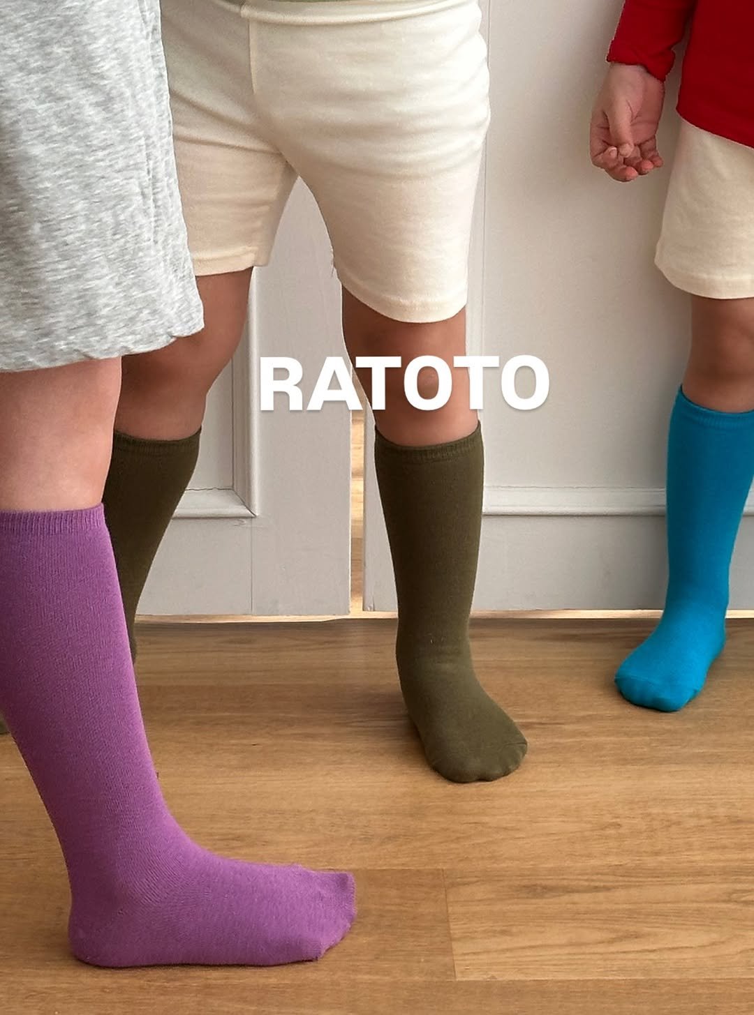 lovetogether_ratoto 게시물 이미지: [OPEN NOTICE) 2/10 (TUE) PM 09:00
daily socks...