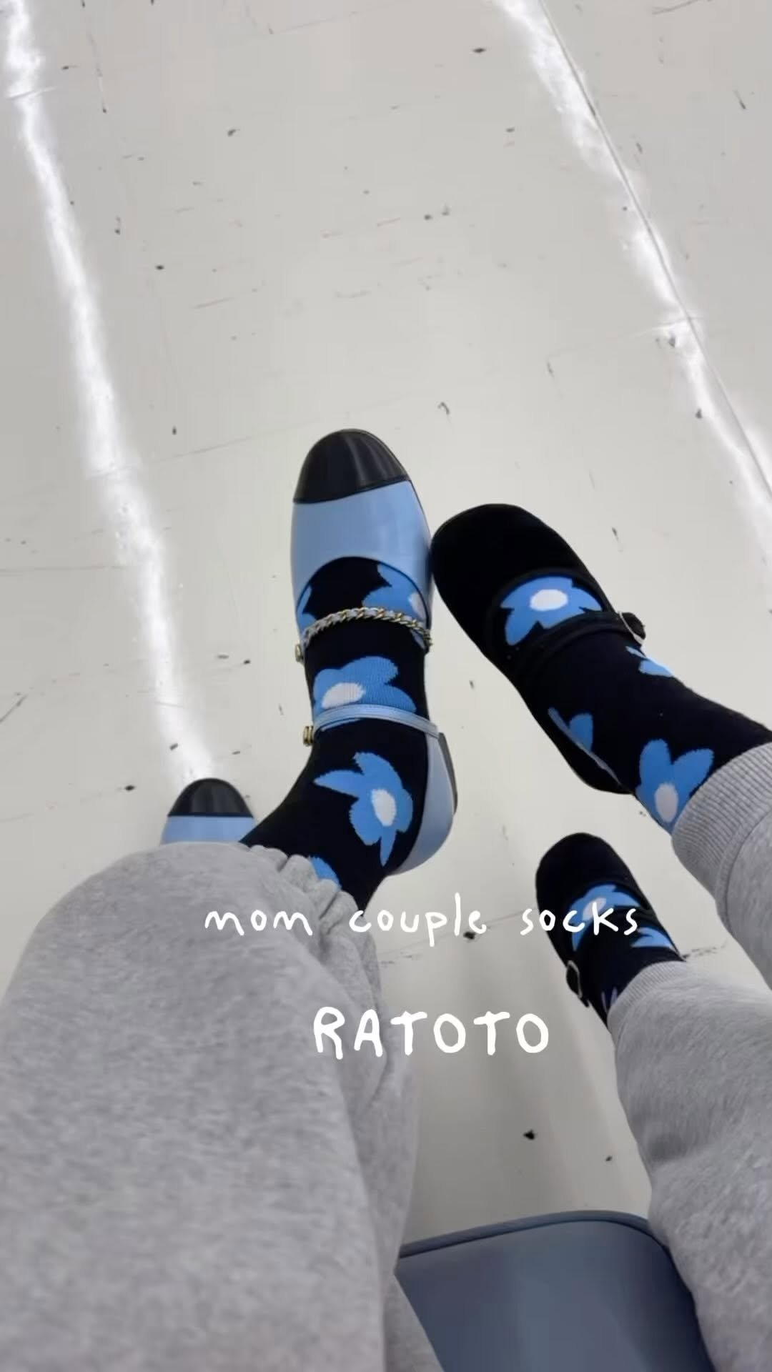 lovetogether_ratoto 게시물 이미지: mom couple socks
black flower...