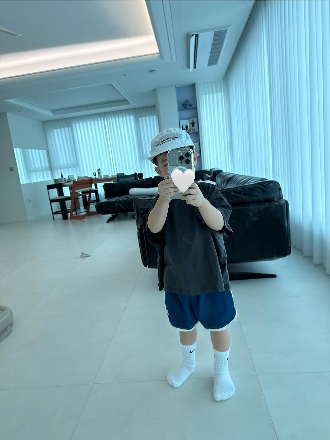 Photo by 이윤아 (태요미네) on August 11, 2025. May be an image of 1 person and text.