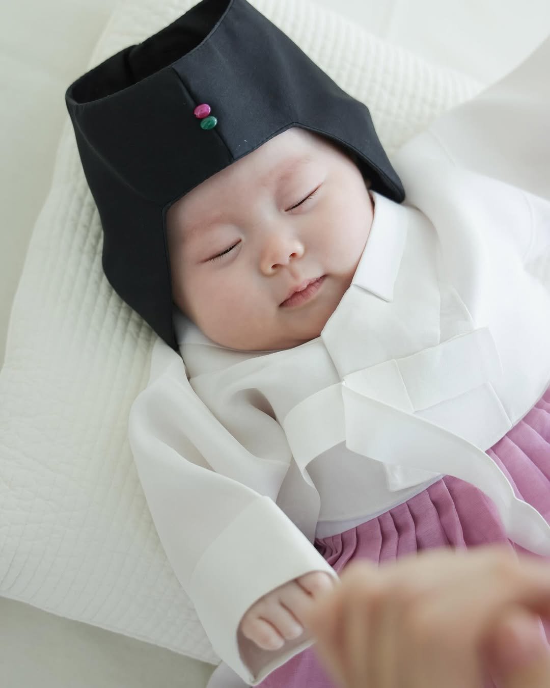 Photo shared by 이윤아 on February 07, 2025 tagging @lovtaeha.