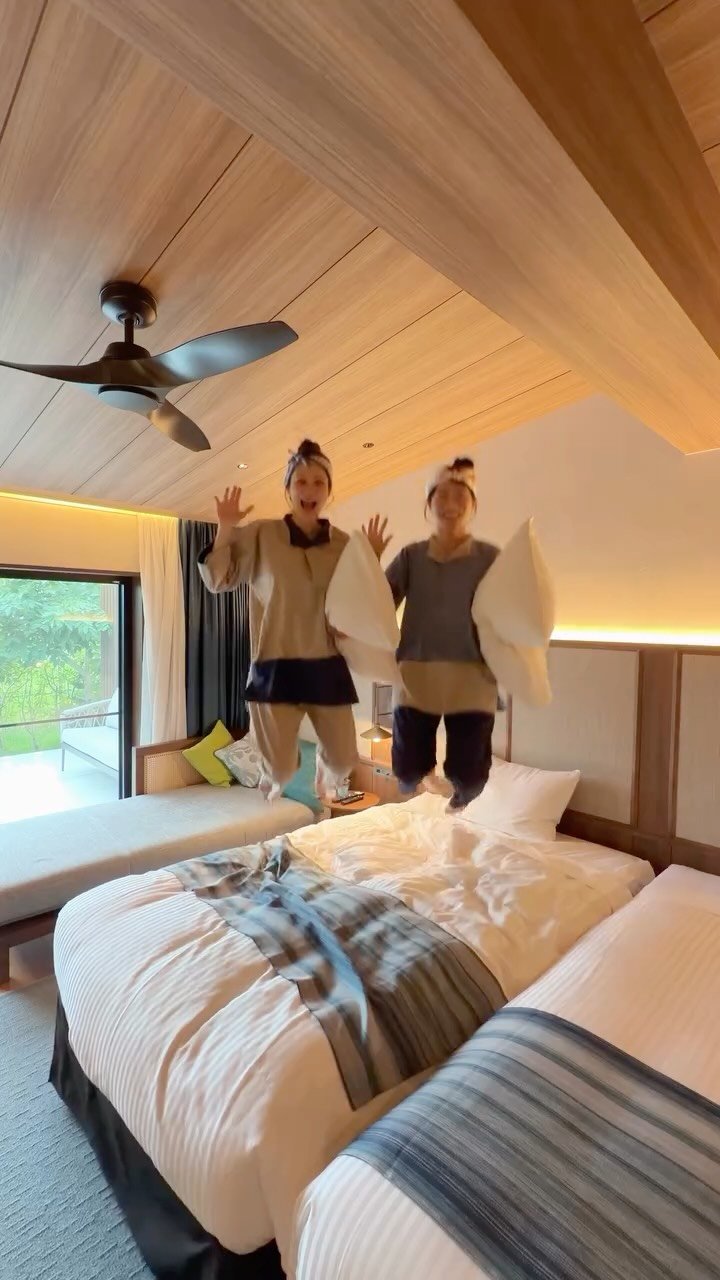 lovyeun 게시물 이미지: 올 겨울 친구랑 찍어야할 우정여행 릴스 추천 ✨ 왕복 20만원대 겨울에도 따뜻한...