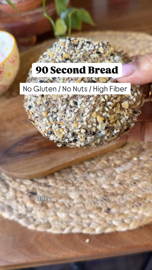 lowcarbnorma 게시물 이미지: 90 second bread with only four ingredients. No...