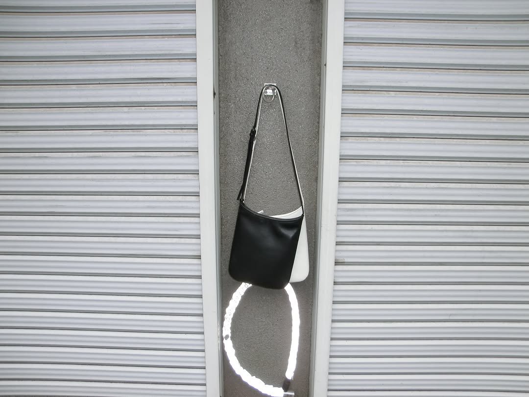 lowclassic_seoul 게시물 이미지: Introducing our new bags

17주년 기념 프리오더로 로우클래식의...