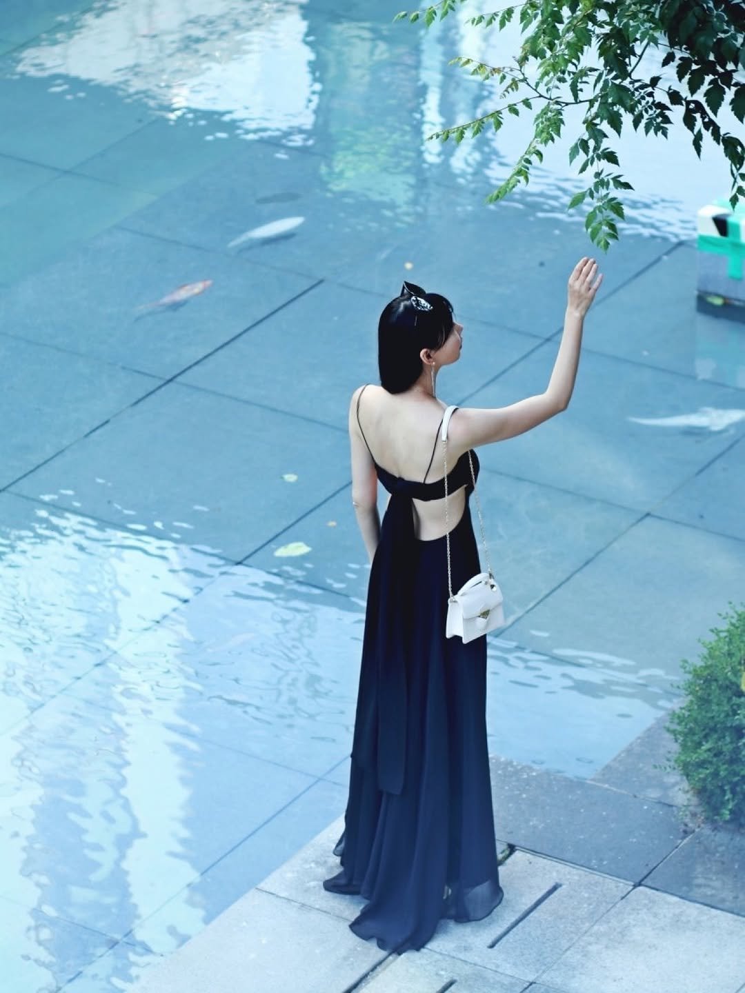 Photo by 이선미 on June 13, 2025. May be an image of dress, gown and text.