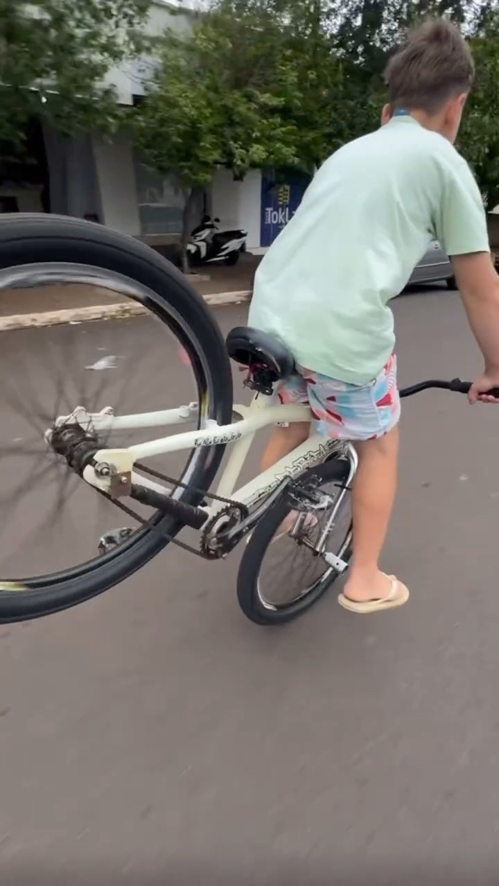 lucasparisato 게시물 이미지: WHEELING VIVE😍✅

#graudebike #explore #foryou...