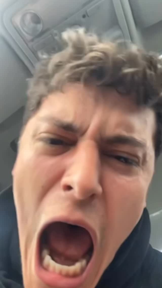 lucaspopan 게시물 이미지: WAKEY WAKEY 🦇 

@youngla Black Friday sale tmw...