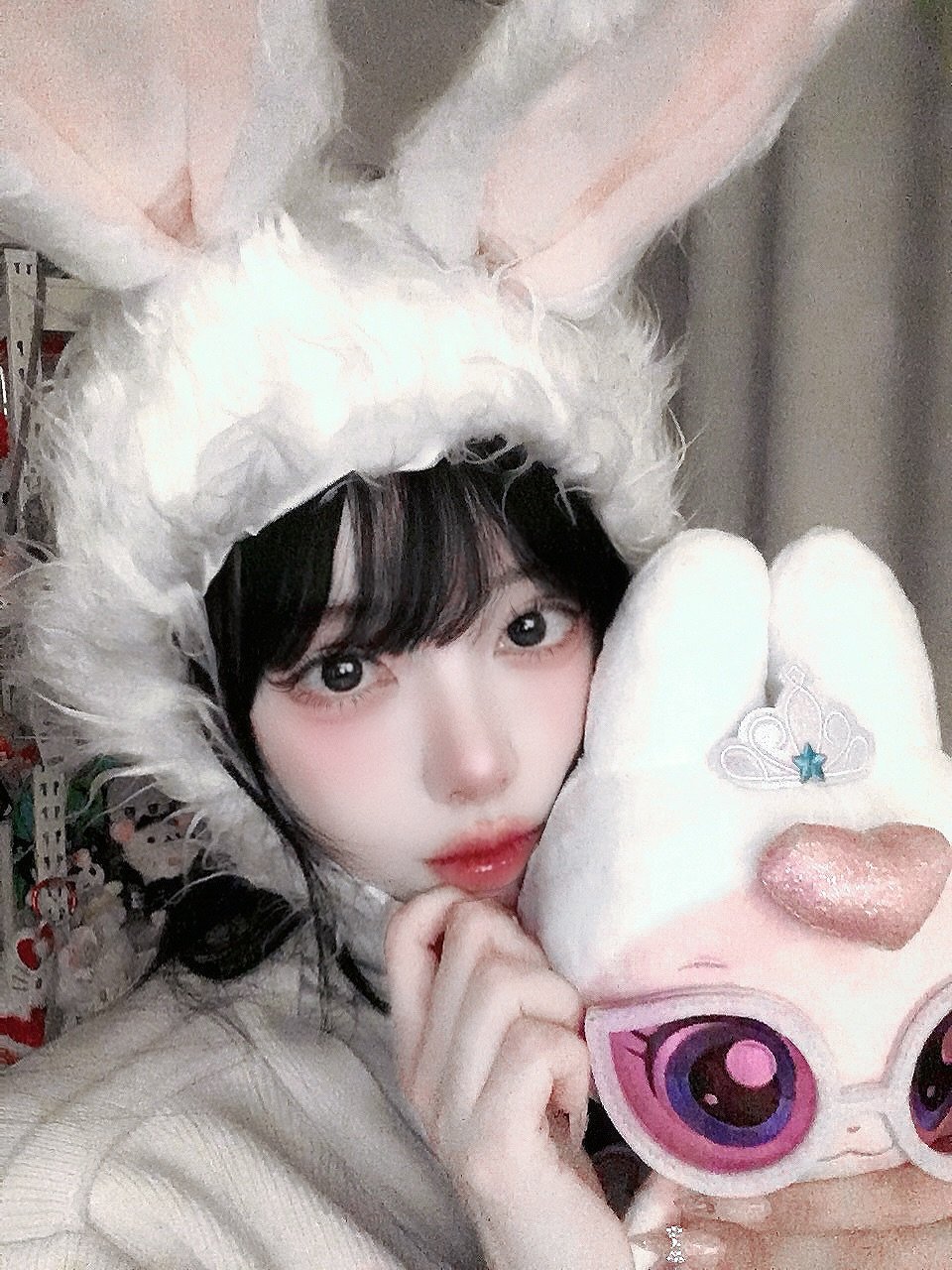 Photo shared by 럭키비키랜드 on December 25, 2025 tagging @teenieping.official. May be an image of costume and text.