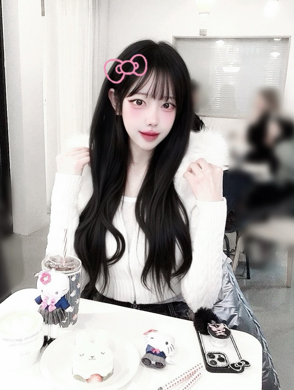 Photo shared by 럭키비키랜드 on January 10, 2026 tagging @ohrange.cafe. May be an image of one or more people, hair and text.