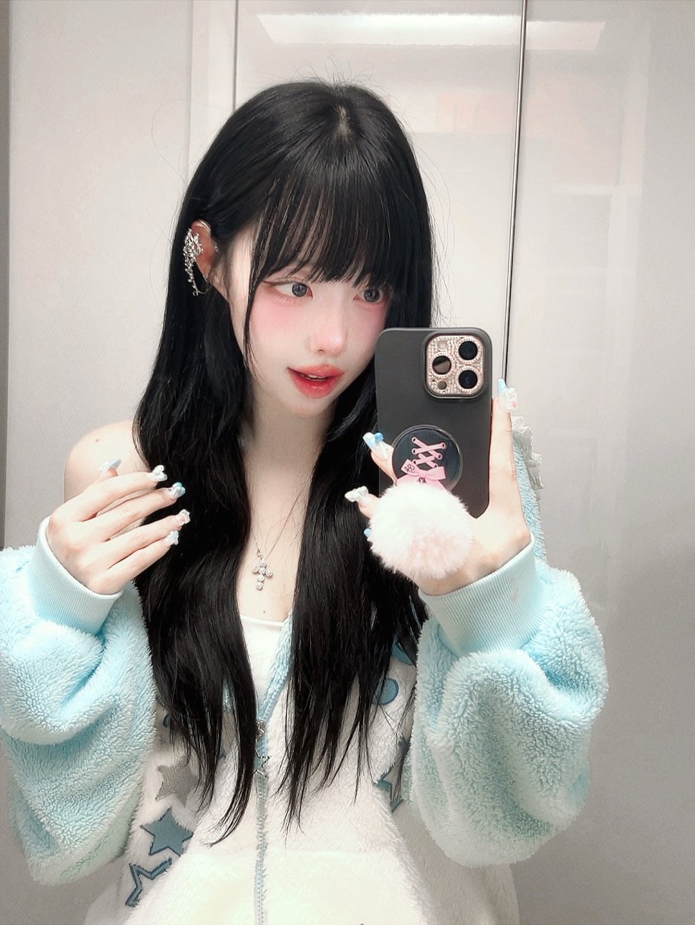 Photo shared by 럭키비키랜드 on November 16, 2025 tagging @bonnymallow_pink. May be a selfie of one or more people, hair, bath robe, parka and text.