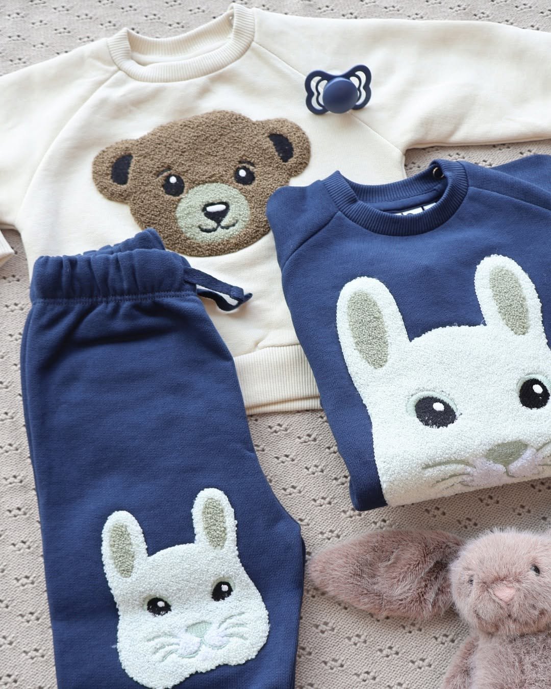 luksusbaby_kr 게시물 이미지: MOLO 가을 라인 벌써 보셨어요? 🍂🤎

부드러운 울 아이템에 동물이랑 플라워...