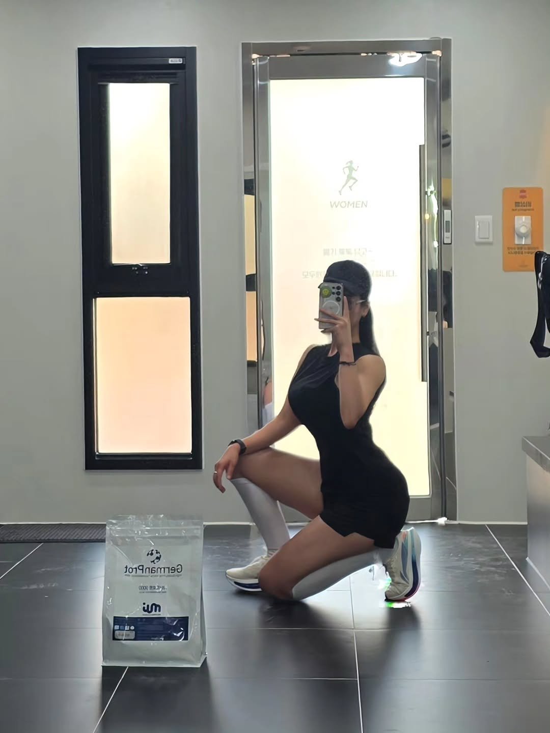 lullulallagenie 게시물 이미지: 나요즘 이포징에 빠짐❤️
요즘 오운완..음 오유완!?만 하는...
