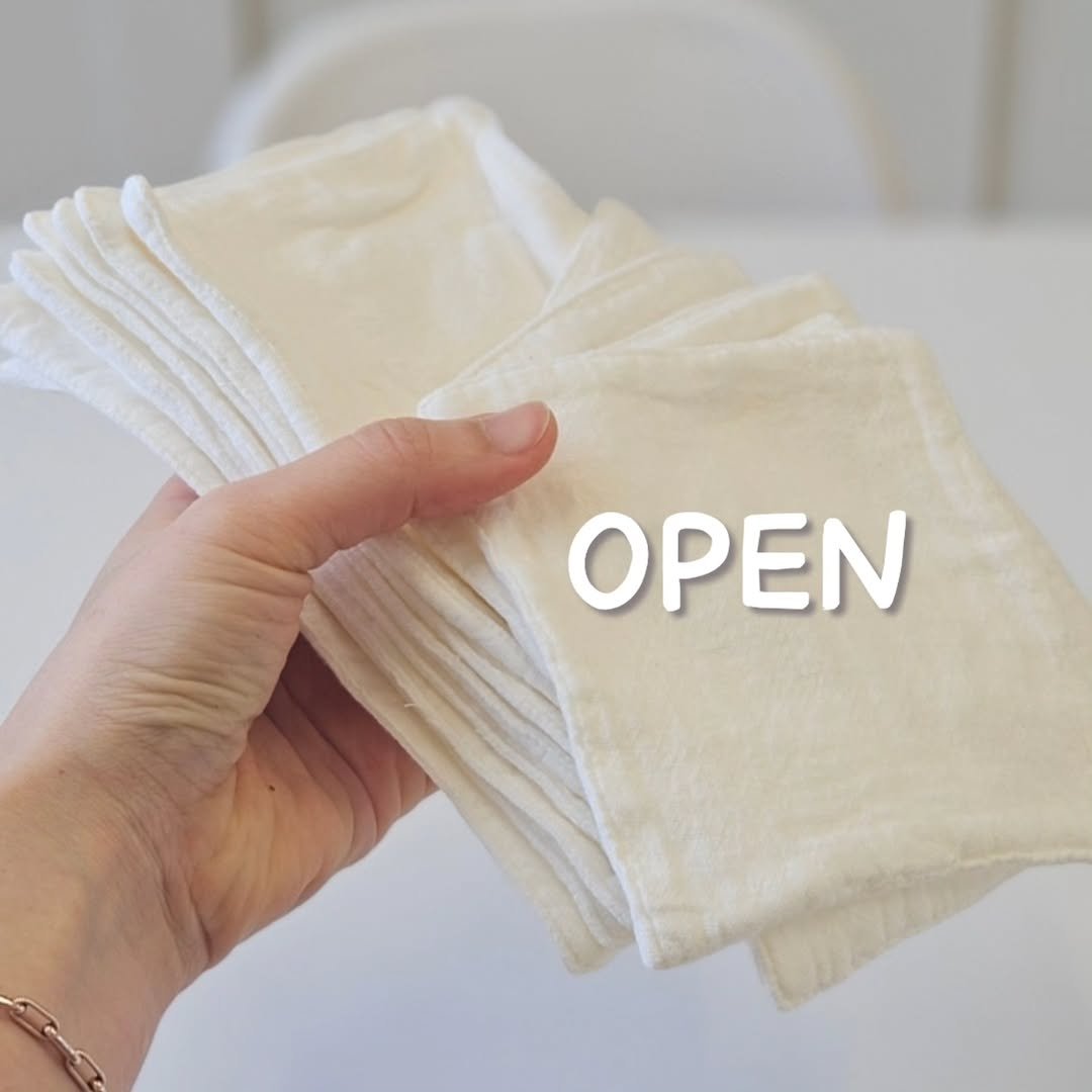 Photo by 루미하루 on September 18, 2025. May be an image of towel, napkin, placemat and text that says 'ΟΡΕΝ'.