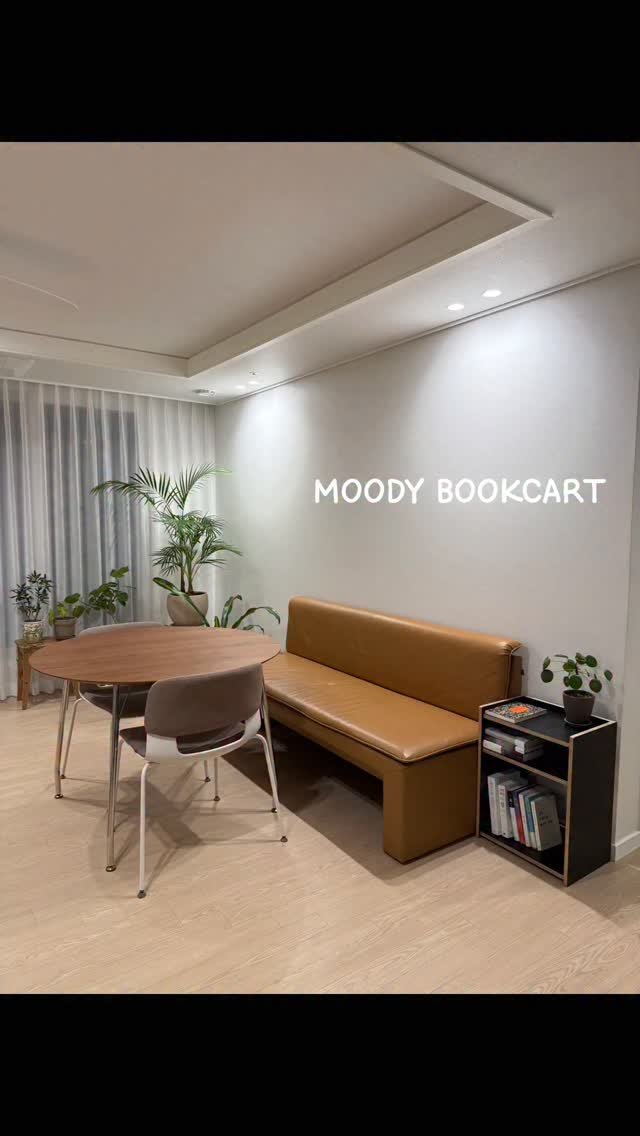 lumi_haru 게시물 이미지: #공구예고 

작은 공간에서도
제 역할을 톡톡히 하는 책장

잠시 후 11시에...