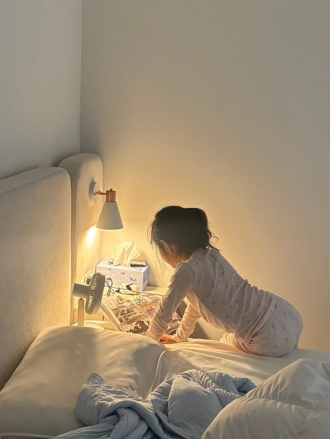 Photo by 루미하루 on November 11, 2025. May be an image of baby, sleepwear, mattress, bed, bedroom and text.