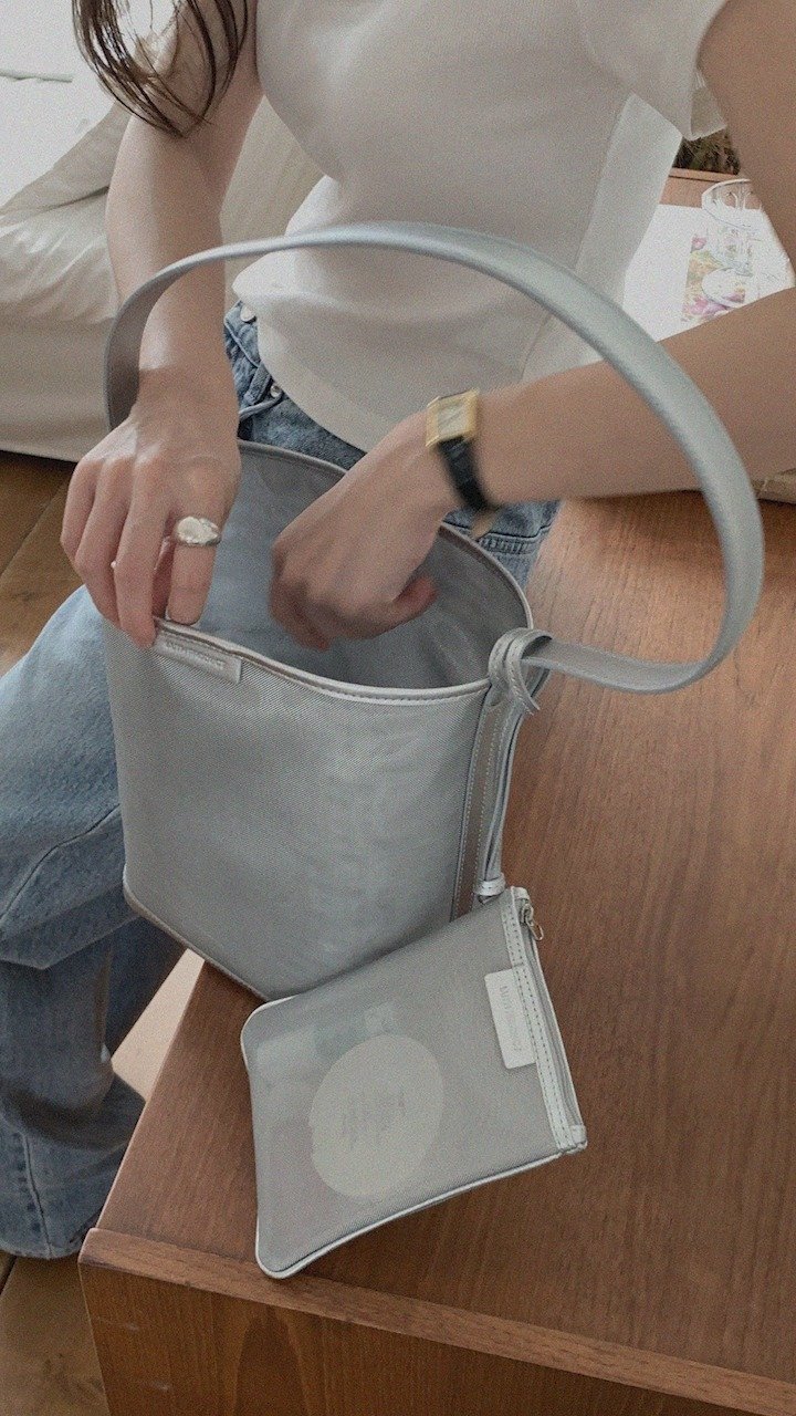 luth_product 게시물 이미지: 너무 무난한 가방은 싫지만 그렇다고 너무 튀는 가방도 싫고 😶‍🌫️ 여름이니까...