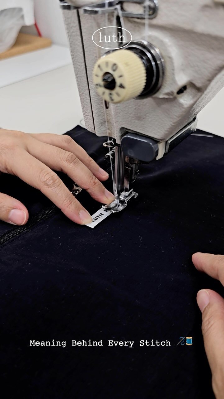 luth_product 게시물 이미지: Meaning Behind Every Stich 🪡🧵

루스프로덕트 초콜릿백이...