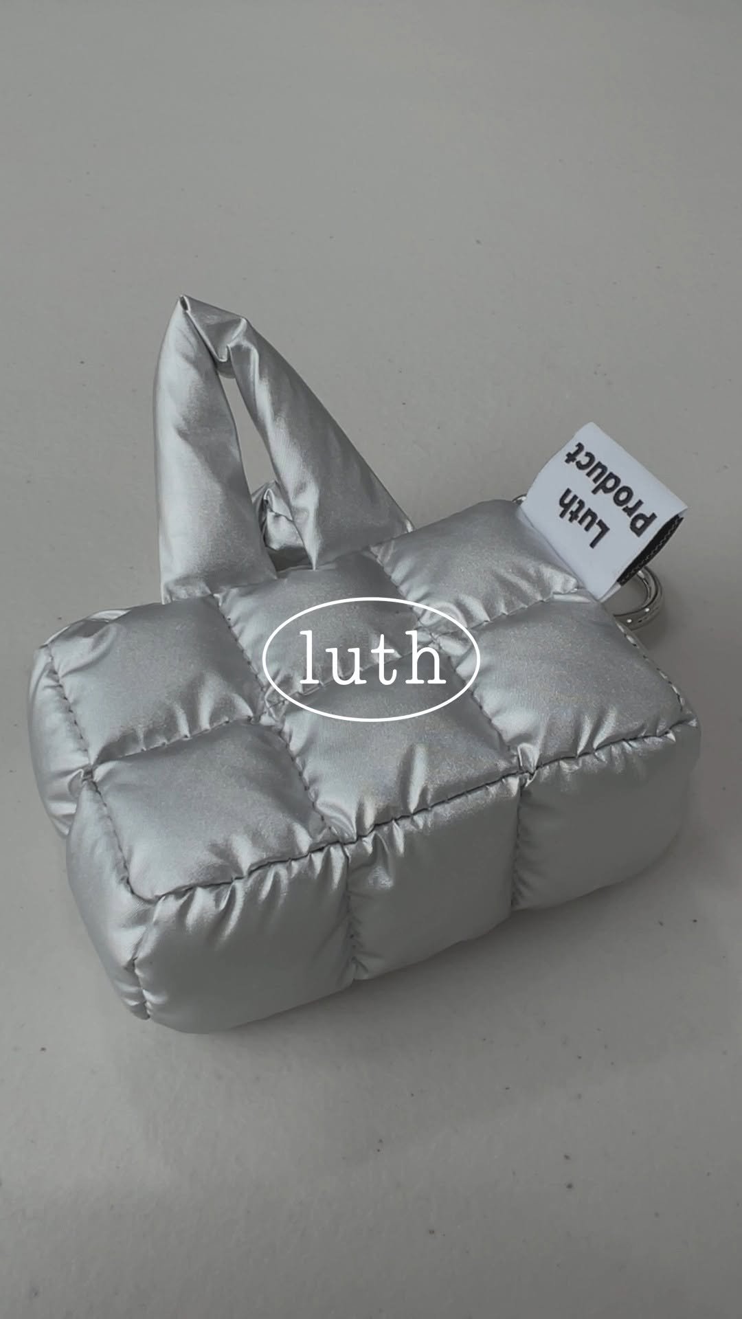 luth_product 게시물 이미지: 귀여운 실버 키링 🤍
수납 문의가 많아서 요렇게 보여드려요

완전 커염 소듕...