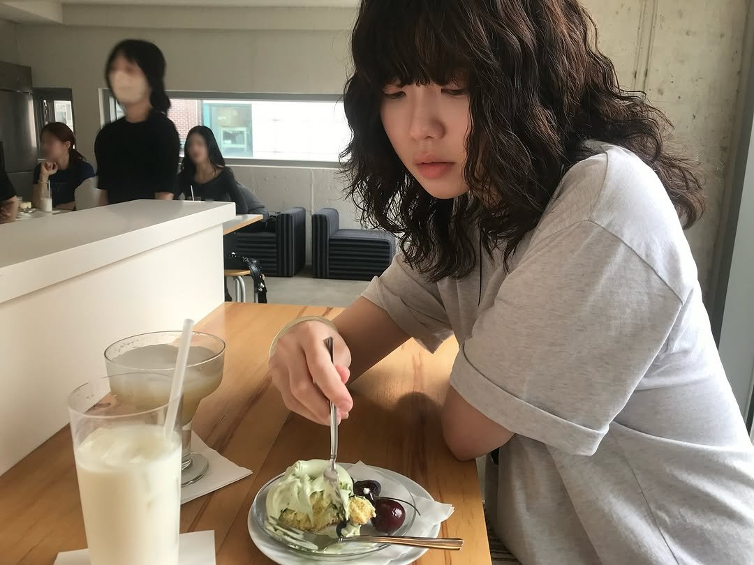 Photo by @제영 on September 07, 2025. May be an image of 4 people and text.