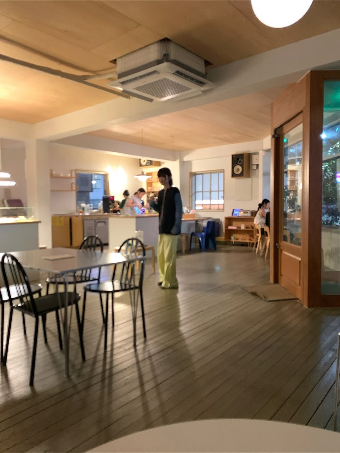 Photo by @제영 on September 17, 2025. May be an image of 4 people, kitchen table, indoors and text.