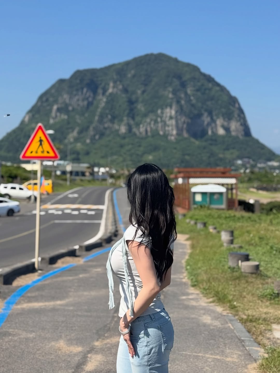 luvlyjomi 게시물 이미지: 📍포토스팟 - 사계해변앞 메가커피 맞은편
돌고래가 나오는 시간대가 있다고 하던데,...