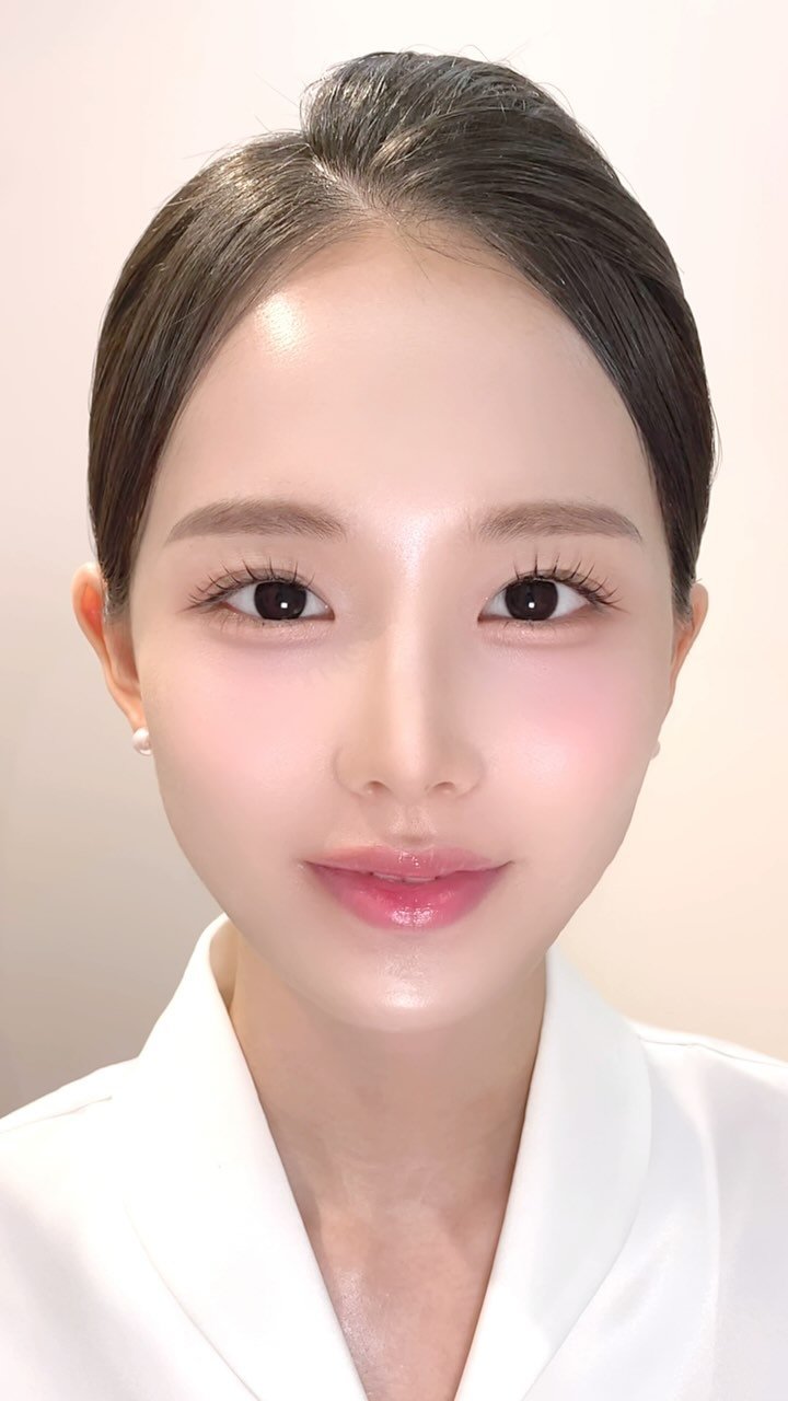 luvoir_seung6 게시물 이미지: 기본카메라로 촬영하는데도 넘 예쁘신 고객님💕
예쁜 눈매 깔끔하고 또렷하게...