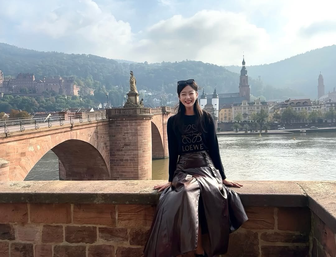 Photo by 최승은 on October 08, 2025. May be an image of bridge.