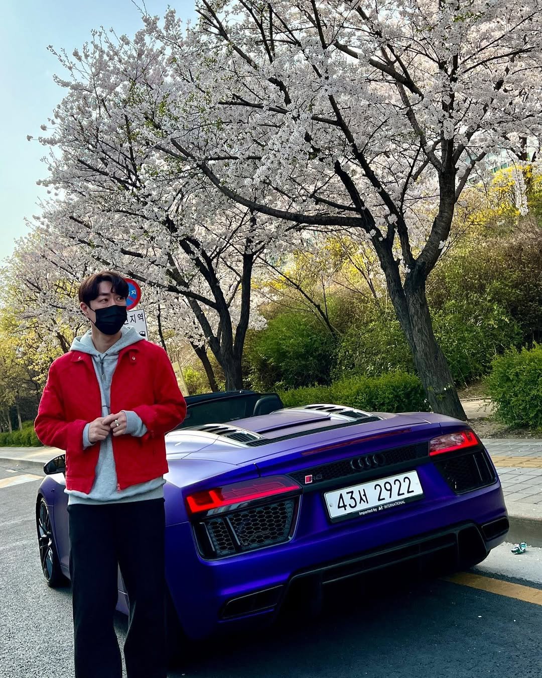 Photo by 전 정수 on April 09, 2022.