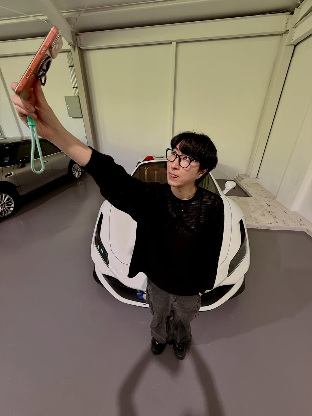 luxxtv 게시물 이미지: 청모, LKM행사, 낮술파티 😑 아오 바쁘다 주말. 

술기운에도 촬영할건 다하지.🙄

#럭스tv