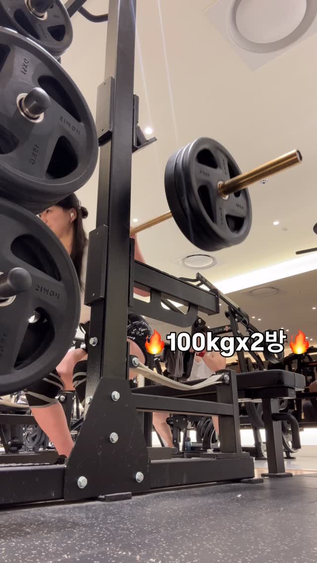 lyu_jiann 게시물 이미지: 시크릿 리브슬리브리스 입고 100kgx2방🤍
골지에 라운드컷팅으로 허리...