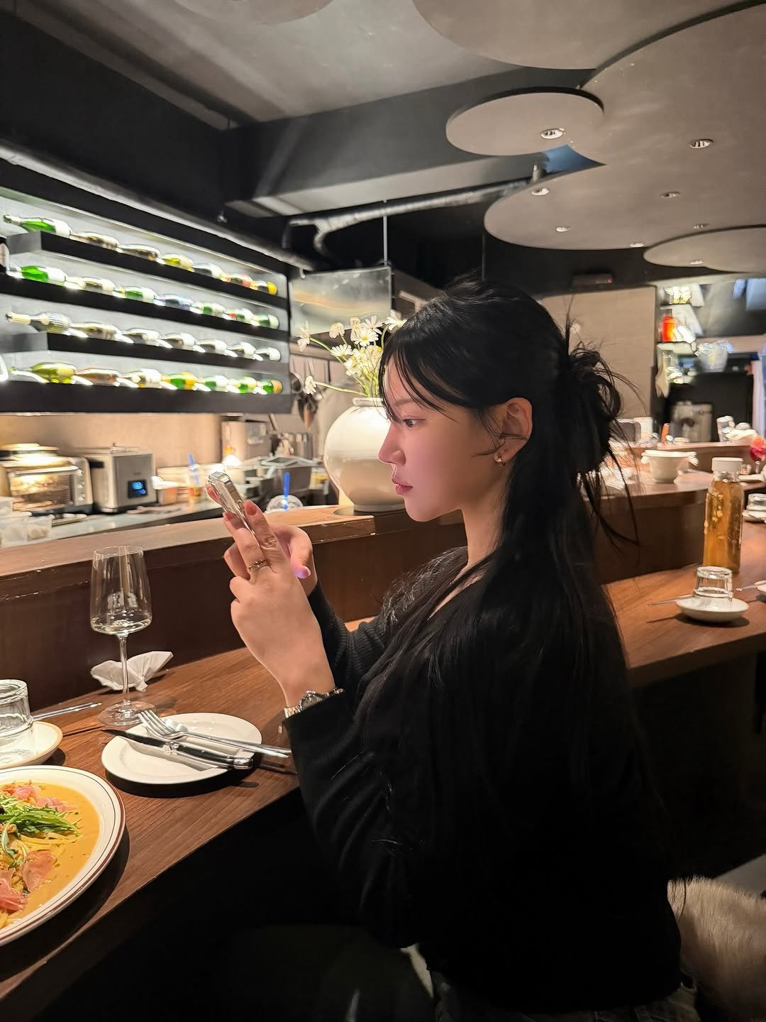 Photo by 𝐉𝐢𝐚𝐧🫧 일상  • 헬스 • 뷰티 •짐웨어 on February 16, 2026. May be an image of chopsticks and text.