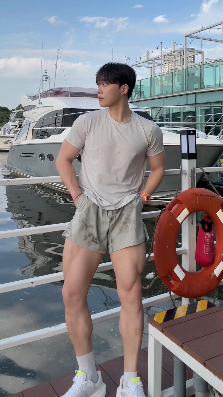lzhxxn 게시물 이미지: #광고 Swatch SCUBAQUA 🌊

일상과 액티브한 라이프스타일 속에서
러닝...