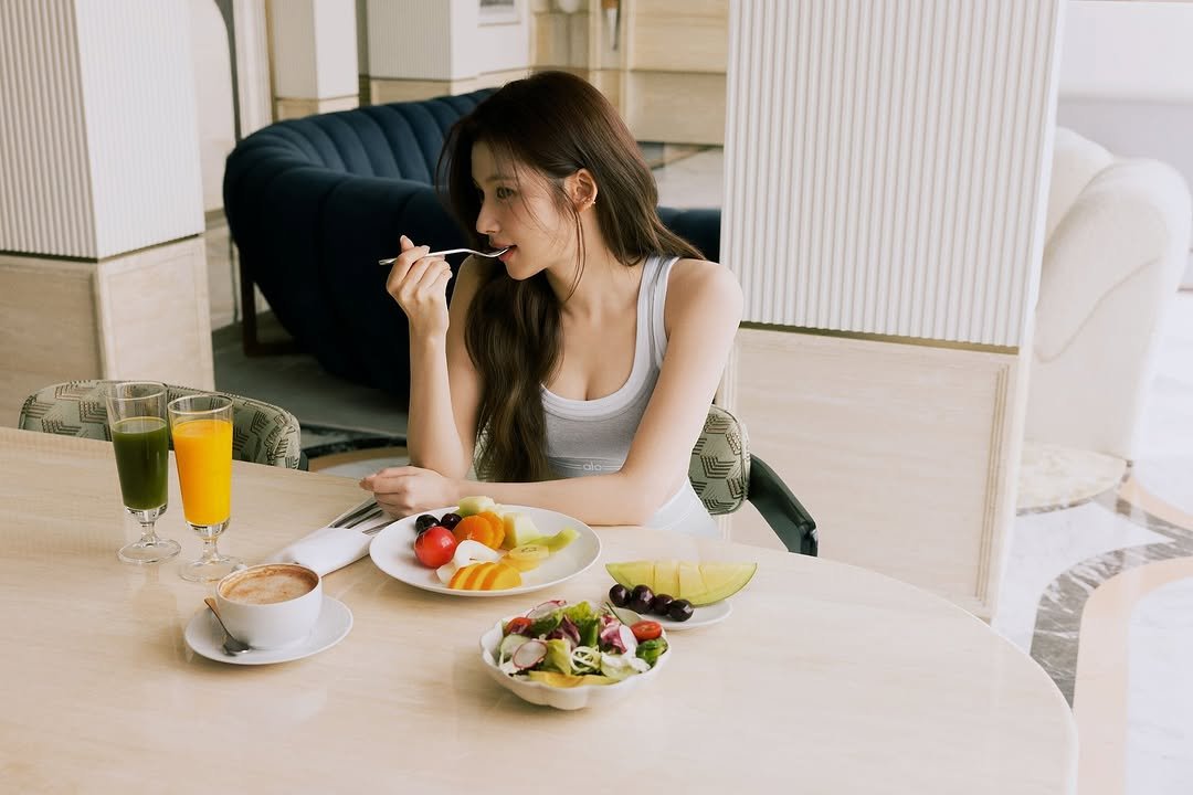 Photo shared by 사나 𝚂𝚊𝚗𝚊 on September 10, 2025 tagging @alo. May be an image of 1 person, juice, buffet and text.