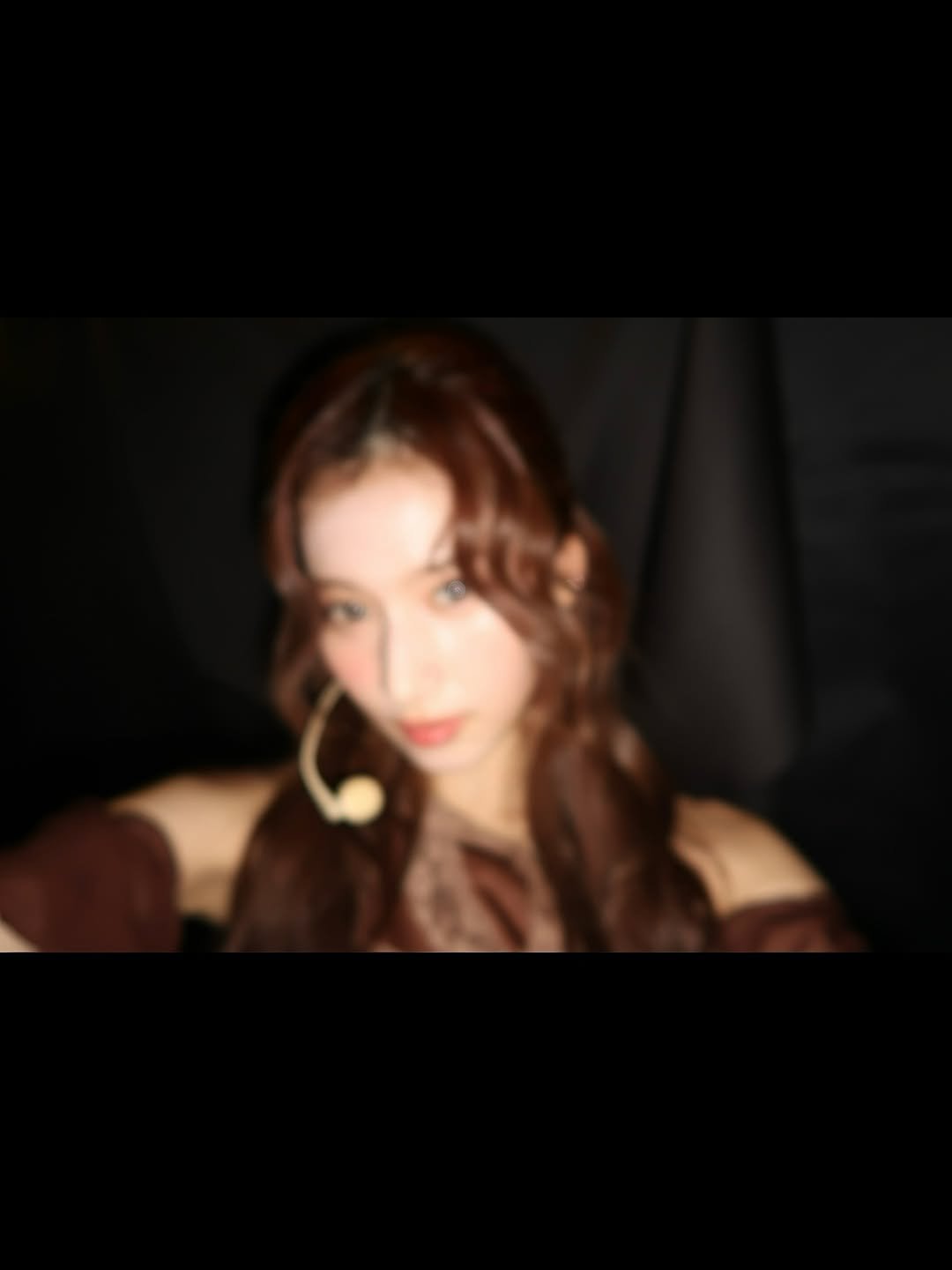 Photo by 사나 𝚂𝚊𝚗𝚊 on July 30, 2025. May be an image of one or more people, hair and text.