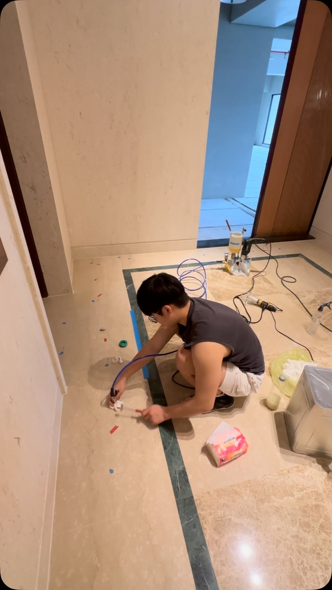 m.h_stonebeauty 게시물 이미지: 大理石地坪空心灌注

#石材美容  #磁磚美容#空心灌注 #結構補強#驗屋