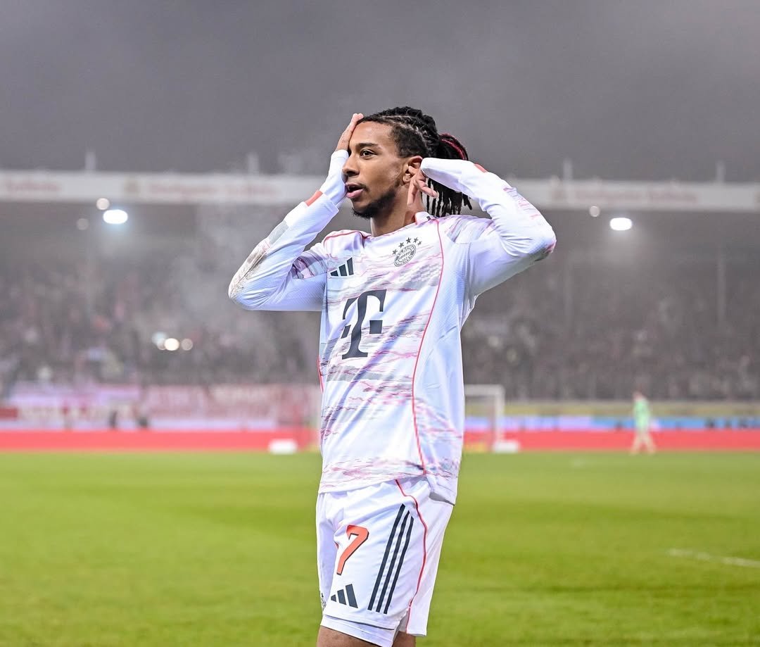 Photo by MichaelOlise on December 21, 2025. May be an image of football, soccer, stadium and text that says 'F 7'.