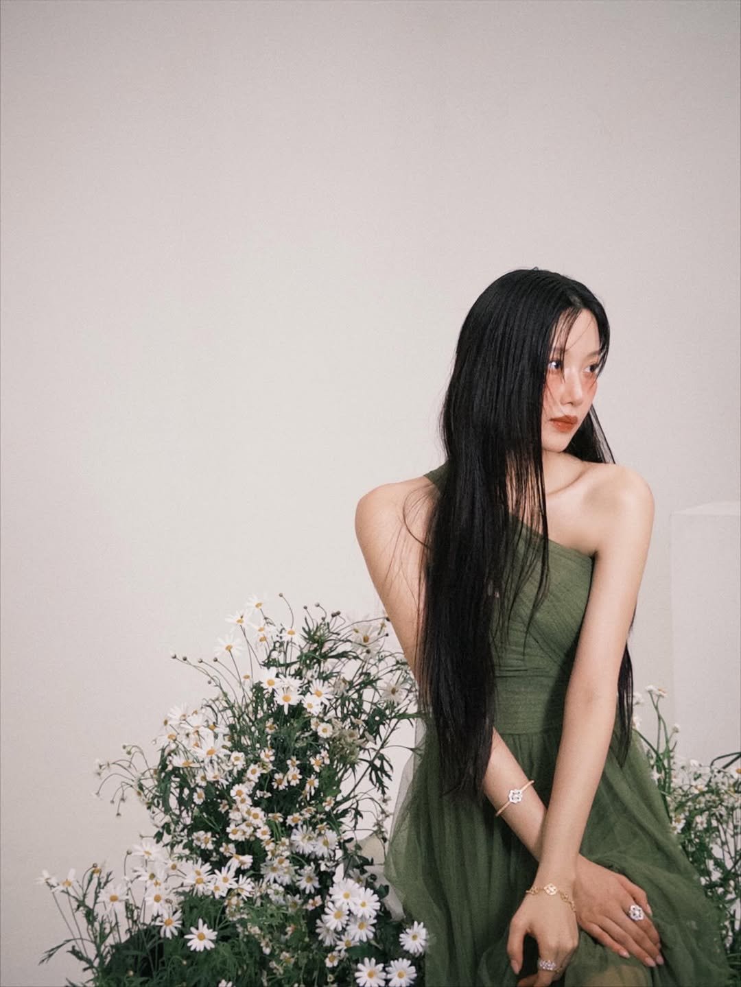 Photo by MUN KA YOUNG on March 21, 2026. May be an image of dress, baby's-breath and text.