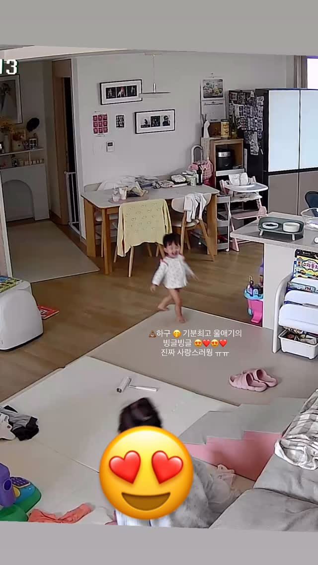 m_sseonu 게시물 이미지: 💩 하구 ~~ 기분 최고인 선우의 빙글빙글 땐스 ❤️👼🏻❤️
너~~~~무...