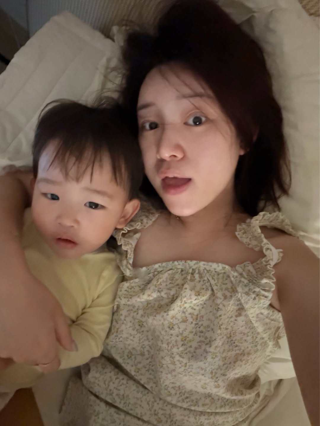 m_sseonu 게시물 이미지: 엄마 자구있는데 엄마엄마하면서 찾아와 폭 안기는 울 아들 👶🏻💛
행복해라 ~ 🌸🍀 #팅팅부은모닝모자