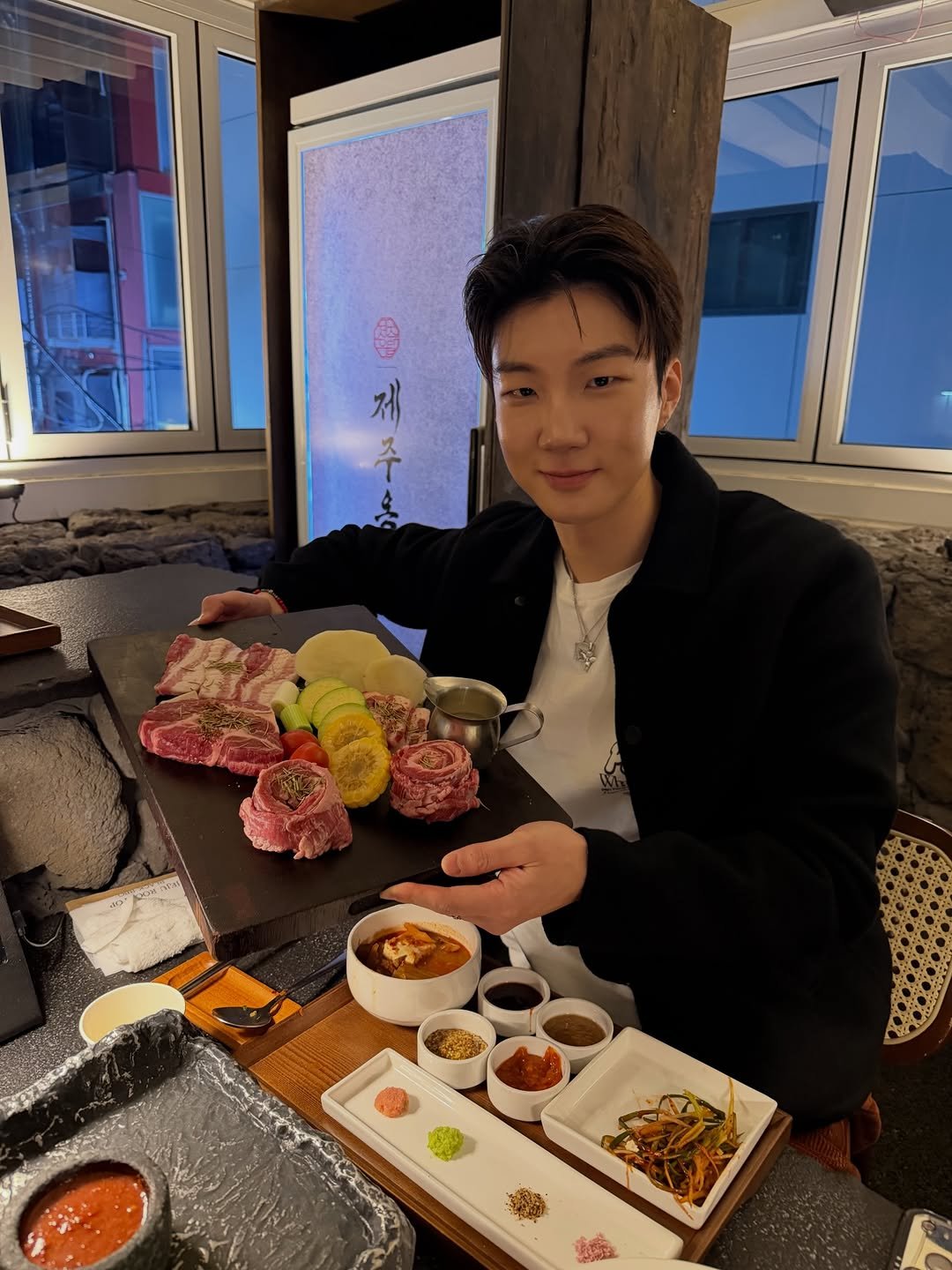 Photo by 이승훈 HOONY on March 08, 2026. May be an image of text that says '기획 재 옷 제 ኢንቃ'.