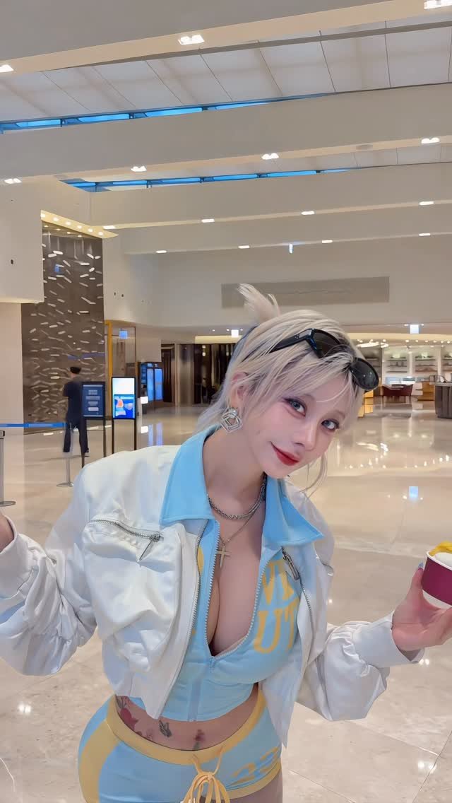 magarin0826 게시물 이미지: 아슈크림 사주는사람 좋은사람🍧

#outfit #girlfriend